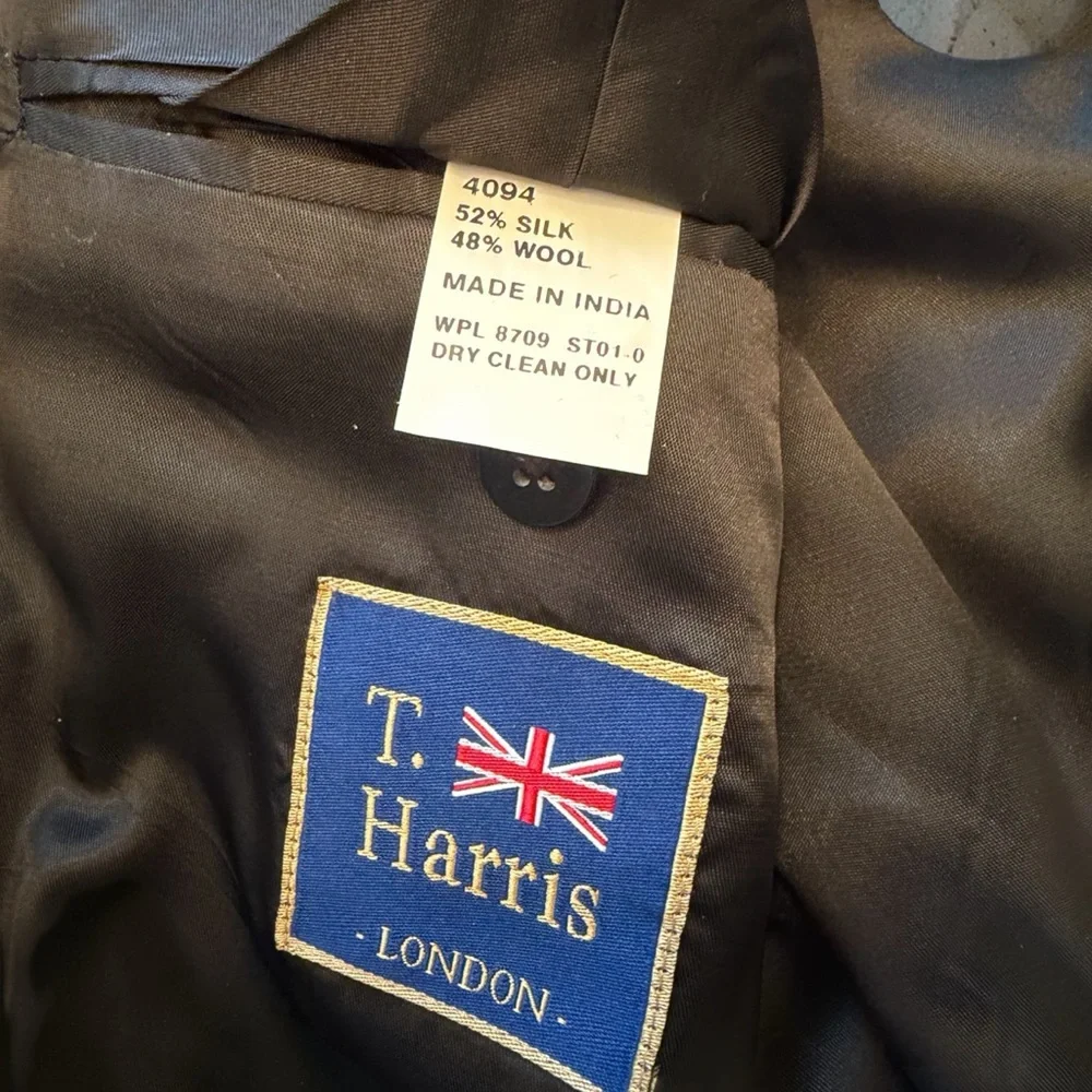 T.Harris London men’s 44R Blazer 52% silk/48% wool black houndstooth 2-button